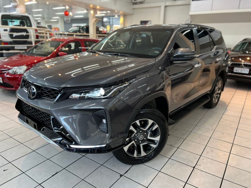 hilux sw4 2.8 4x4 srx platinum turbo 7 lugares diesel 4p automatico 2025 caxias do sul