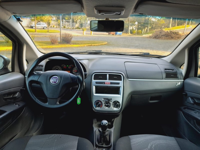 PUNTO 1.4 ATTRACTIVE 8V FLEX 4P MANUAL - 2012 - FARROUPILHA