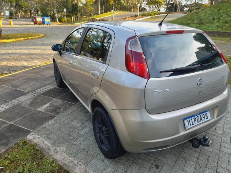 PUNTO 1.4 ATTRACTIVE 8V FLEX 4P MANUAL - 2012 - FARROUPILHA