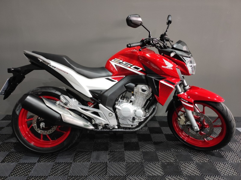 CB TWISTER 