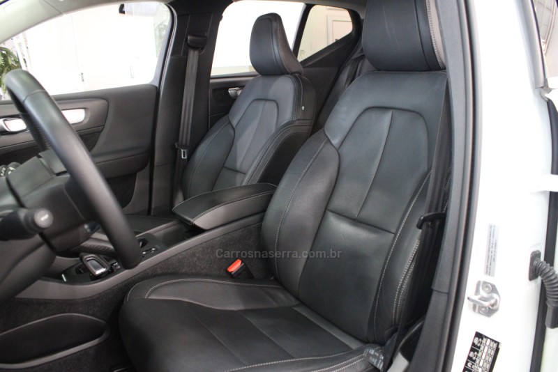 XC 40 1.5 T5 MOMENTUM HÍBRIDO 4P AUTOMÁTICO - 2021 - CAXIAS DO SUL