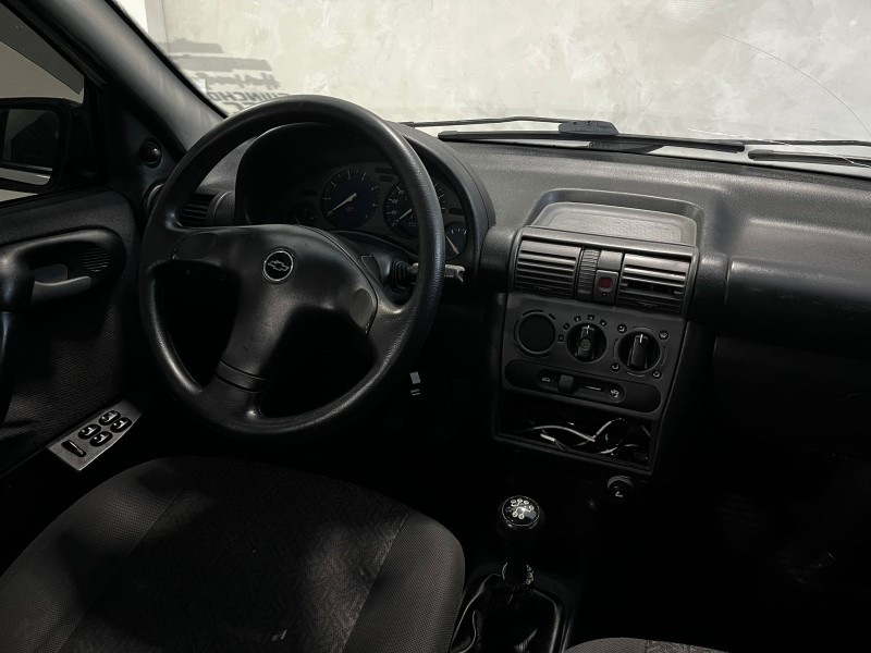 CORSA 1.6 MPFI CLASSIC SEDAN 8V GASOLINA 4P MANUAL - 2002 - CAXIAS DO SUL