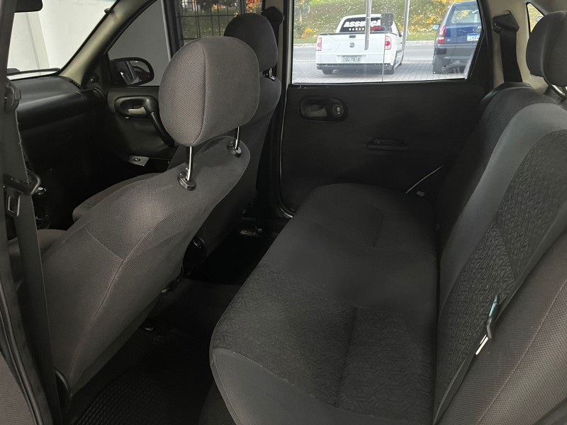 CORSA 1.6 MPFI CLASSIC SEDAN 8V GASOLINA 4P MANUAL - 2002 - CAXIAS DO SUL