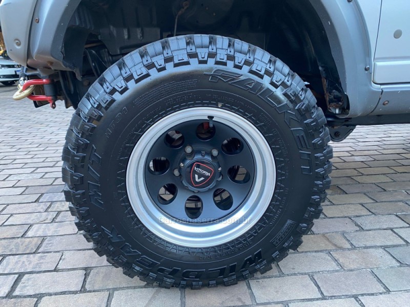 JIMNY 1.3 4SPORT 4X4 16V GASOLINA 2P MANUAL - 2015 - DOIS IRMãOS