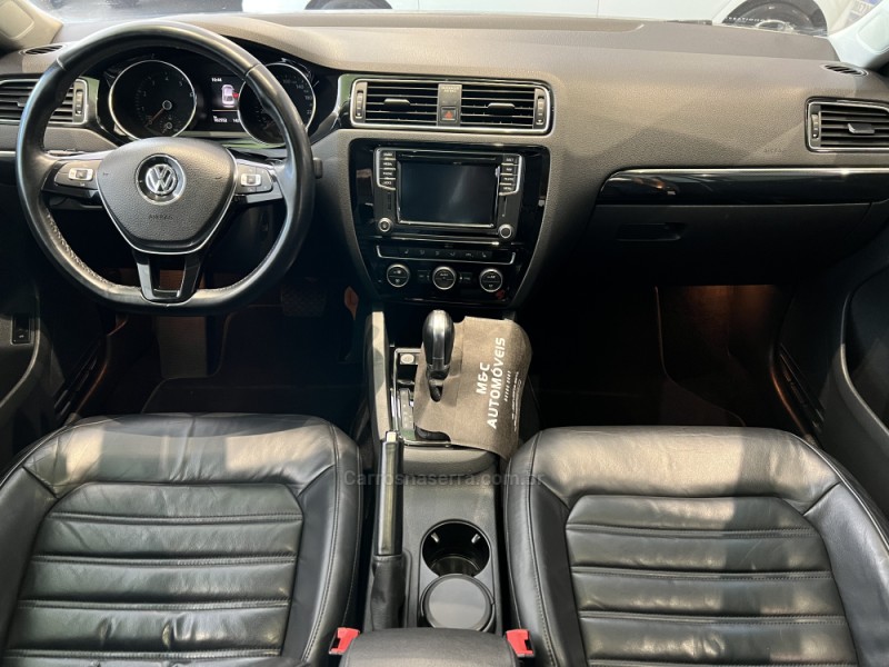 JETTA 2.0 TSI HIGHLINE 211CV GASOLINA 4P TIPTRONIC - 2016 - CAXIAS DO SUL