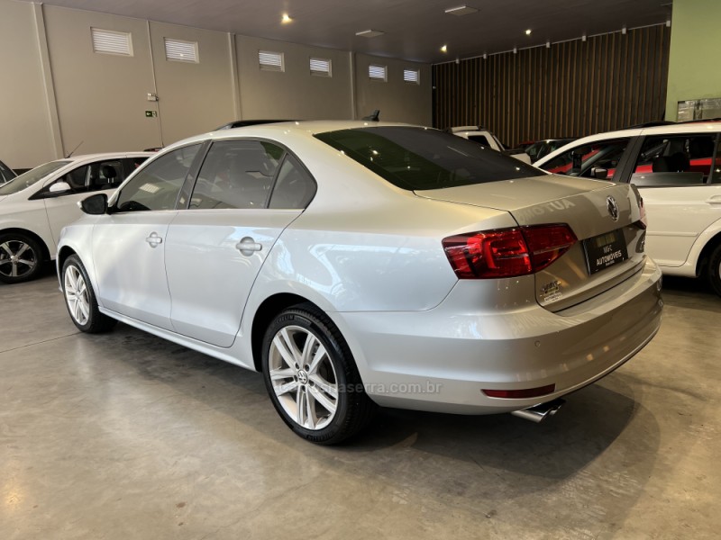 JETTA 2.0 TSI HIGHLINE 211CV GASOLINA 4P TIPTRONIC - 2016 - CAXIAS DO SUL