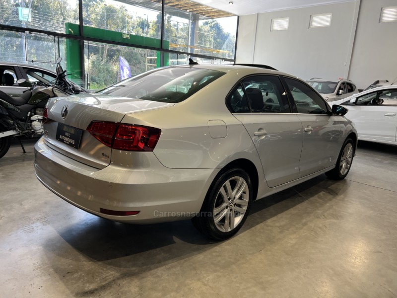 JETTA 2.0 TSI HIGHLINE 211CV GASOLINA 4P TIPTRONIC - 2016 - CAXIAS DO SUL