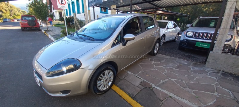 punto 1.4 attractive 8v flex 4p manual 2011 picada cafe
