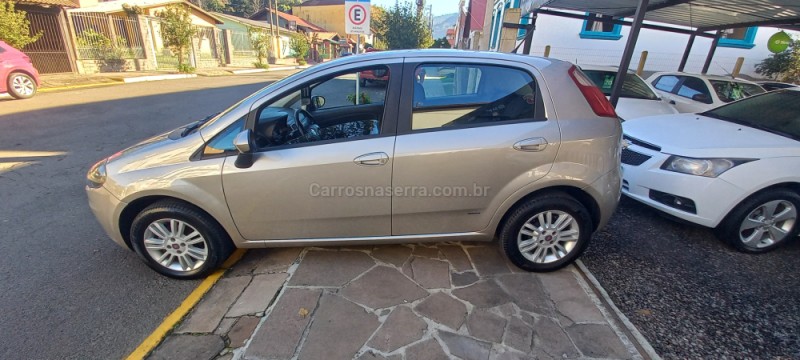 PUNTO 1.4 ATTRACTIVE 8V FLEX 4P MANUAL - 2011 - PICADA CAFé