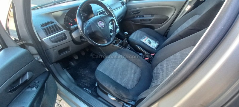 PUNTO 1.4 ATTRACTIVE 8V FLEX 4P MANUAL - 2011 - PICADA CAFé