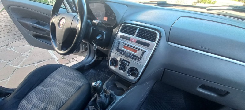PUNTO 1.4 ATTRACTIVE 8V FLEX 4P MANUAL - 2011 - PICADA CAFé