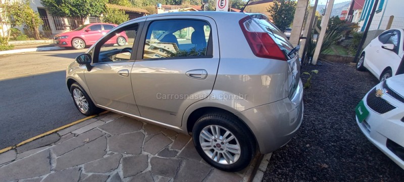 PUNTO 1.4 ATTRACTIVE 8V FLEX 4P MANUAL - 2011 - PICADA CAFé