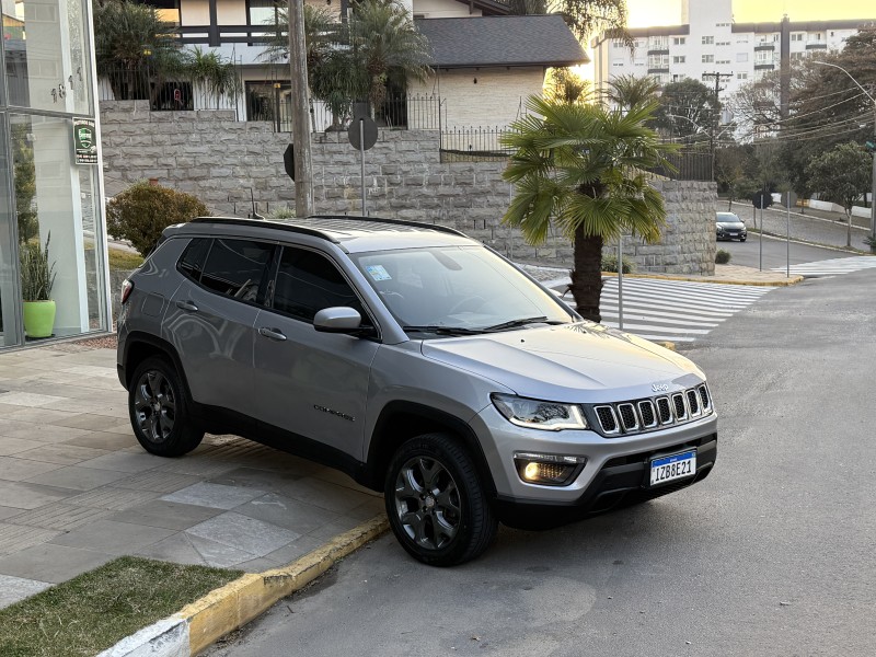 COMPASS 2.0 16V DIESEL LONGITUDE 4X4 AUTOMÁTICO - 2019 - FARROUPILHA