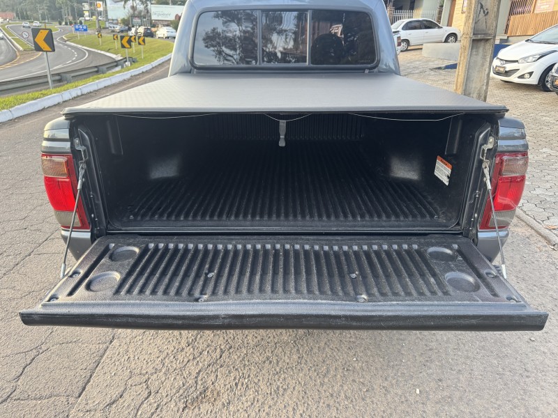RANGER 2.8 XLS 4X2 CD 8V TURBO INTERCOOLER DIESEL 4P MANUAL - 2004 - DOIS IRMãOS
