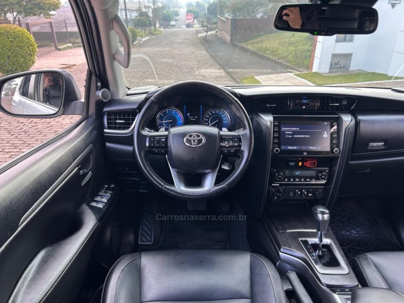 HILUX SW4 2.8 SRX 4X4 7 LUGARES 16V TURBO INTERCOOLER DIESEL 4P AUTOMÁTICO - 2022 - VENâNCIO AIRES