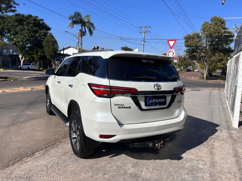 HILUX SW4 2.8 SRX 4X4 7 LUGARES 16V TURBO INTERCOOLER DIESEL 4P AUTOMÁTICO - 2022 - VENâNCIO AIRES