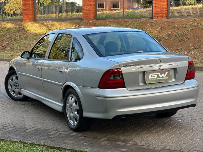 VECTRA 2.0 MPFI CD 8V GASOLINA 4P MANUAL - 2003 - CAXIAS DO SUL