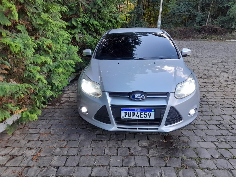 FOCUS 1.6 S 16V FLEX 4P MANUAL - 2015 - FARROUPILHA