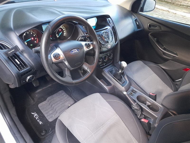 FOCUS 1.6 S 16V FLEX 4P MANUAL - 2015 - FARROUPILHA