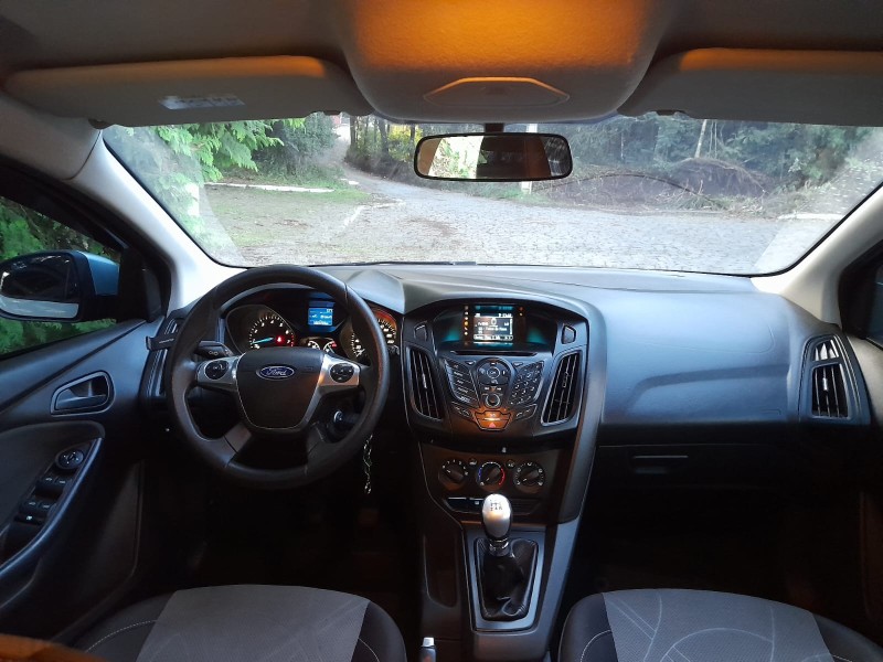 FOCUS 1.6 S 16V FLEX 4P MANUAL - 2015 - FARROUPILHA