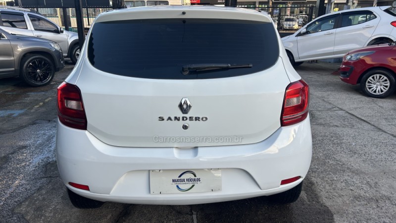 SANDERO 1.0 AUTHENTIQUE 8V FLEX 4P MANUAL - 2018 - GRAVATAí
