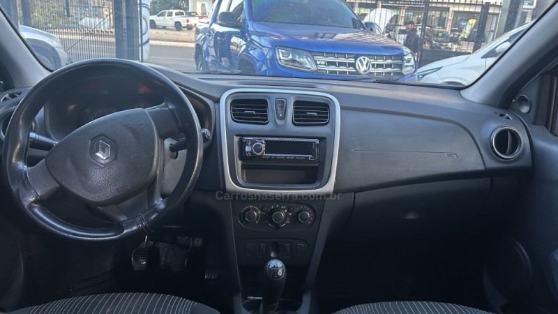 SANDERO 1.0 AUTHENTIQUE 8V FLEX 4P MANUAL - 2018 - GRAVATAí