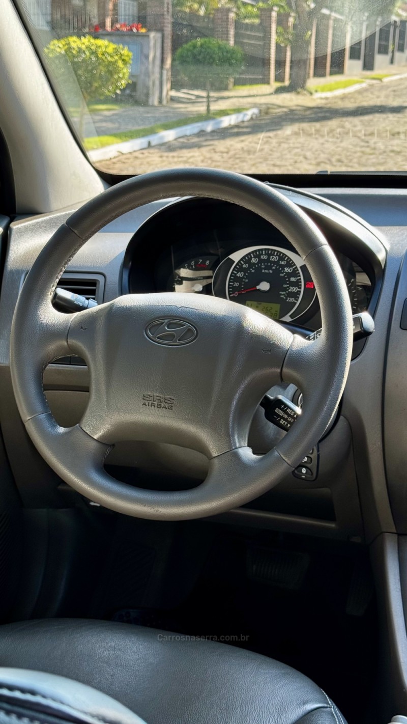 TUCSON 2.0 MPFI GLS 16V 143CV 2WD GASOLINA 4P AUTOMÁTICO - 2013 - LAJEADO