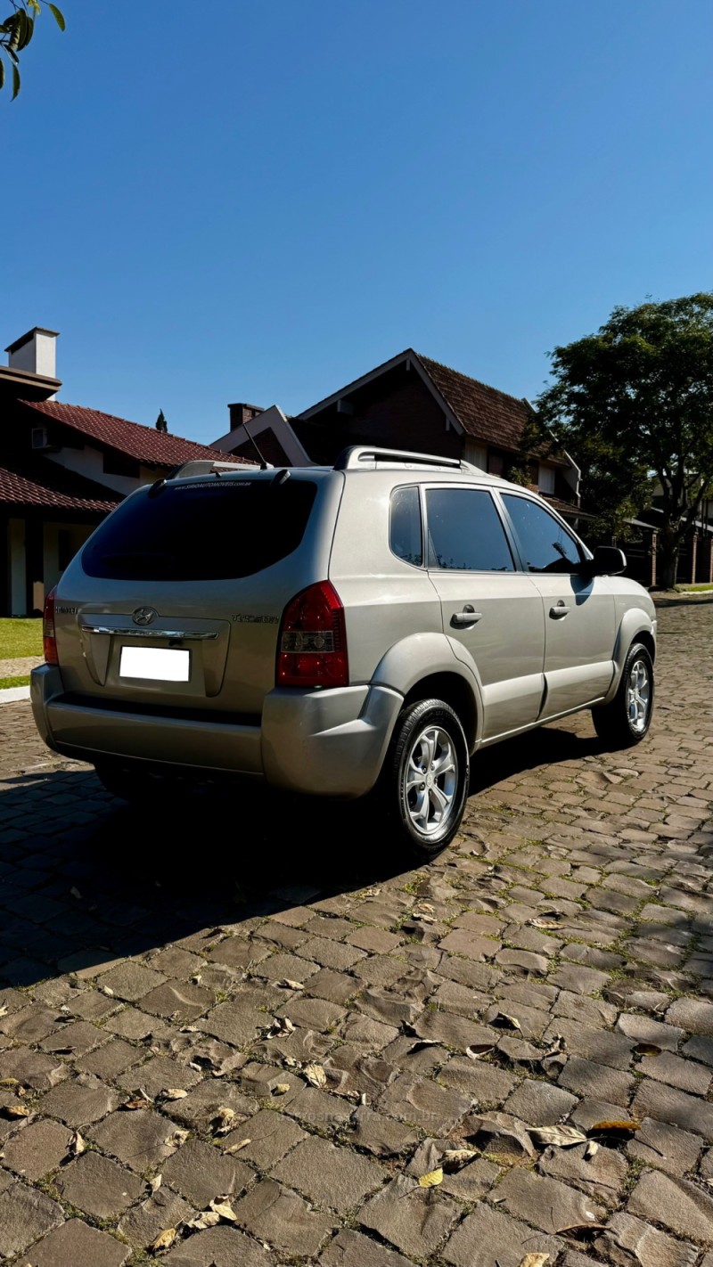 TUCSON 2.0 MPFI GLS 16V 143CV 2WD GASOLINA 4P AUTOMÁTICO - 2013 - LAJEADO