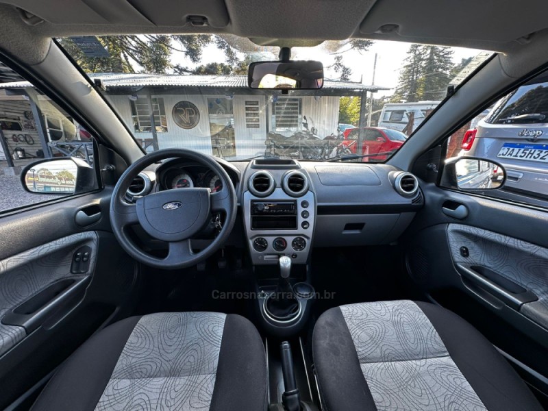 FIESTA 1.6 MPI CLASS SEDAN 8V FLEX 4P MANUAL - 2010 - CANELA