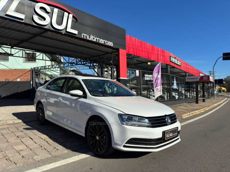 JETTA 2.0 COMFORTLINE FLEX 4P TIPTRONIC - 2015 - CAXIAS DO SUL