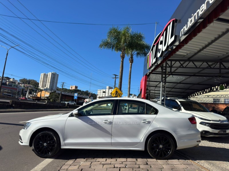 JETTA 2.0 COMFORTLINE FLEX 4P TIPTRONIC - 2015 - CAXIAS DO SUL