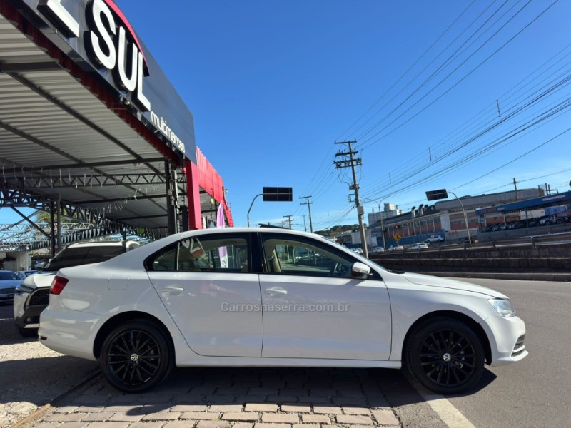 JETTA 2.0 COMFORTLINE FLEX 4P TIPTRONIC - 2015 - CAXIAS DO SUL