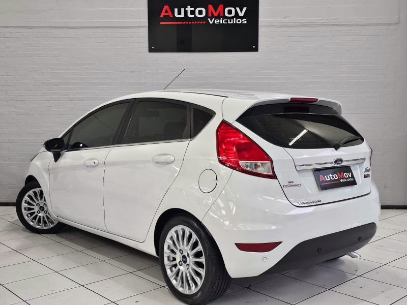 FIESTA 1.6 TITANIUM PLUS HATCH 16V FLEX 4P AUTOMÁTICO - 2014 - CAXIAS DO SUL