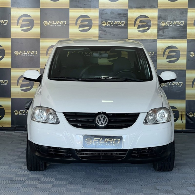 FOX 1.0 MI 8V FLEX 4P MANUAL - 2009 - PORTãO