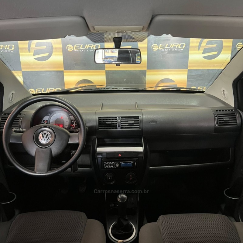 FOX 1.0 MI 8V FLEX 4P MANUAL - 2009 - PORTãO