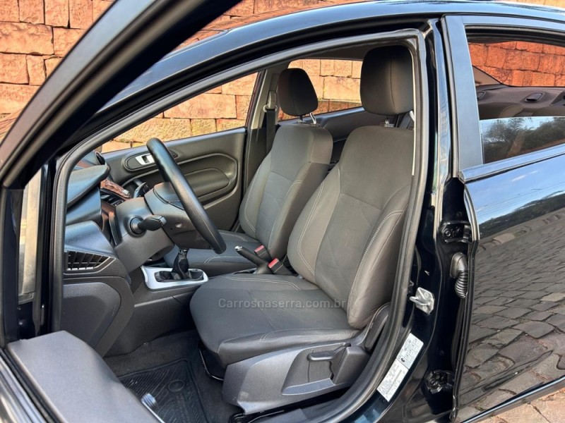 FIESTA 1.6 SE SEDAN 16V FLEX 4P MANUAL - 2016 - VENâNCIO AIRES