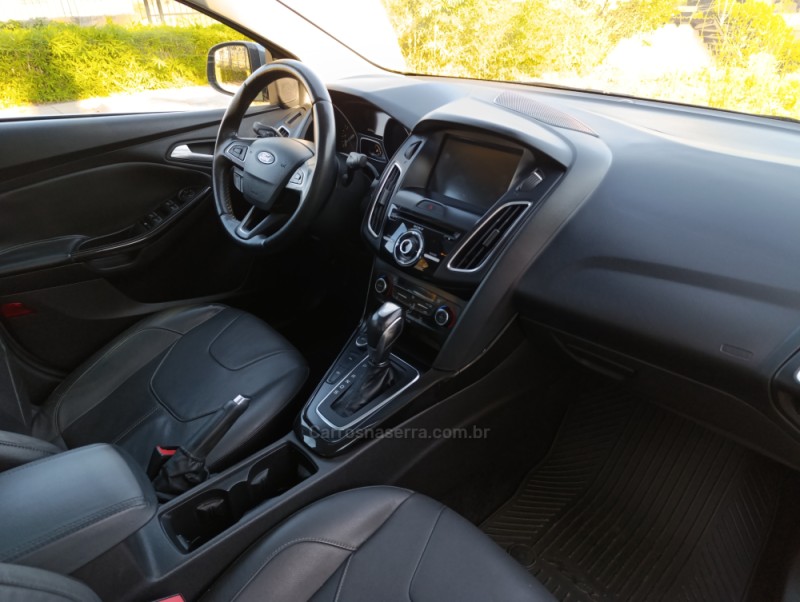 FOCUS 2.0 TITANIUM PLUS SEDAN 16V FLEX 4P AUTOMÁTICO - 2016 - CAXIAS DO SUL