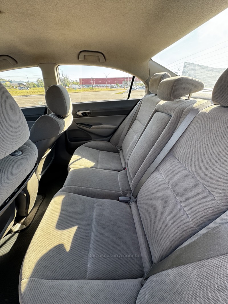 CIVIC 1.8 LXL 16V FLEX 4P MANUAL - 2011 - SANTA CRUZ DO SUL
