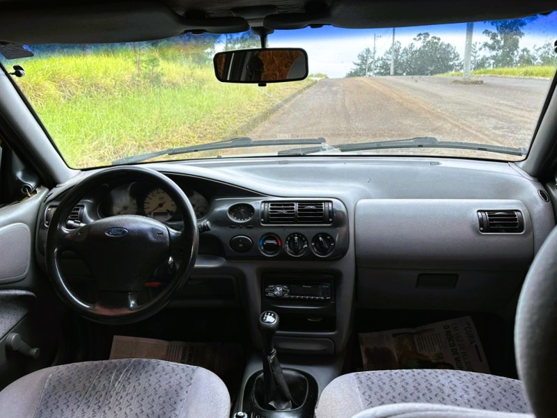 ESCORT 1.8 SW GLX 16V GASOLINA 4P MANUAL - 2002 - SãO SEBASTIãO DO CAí