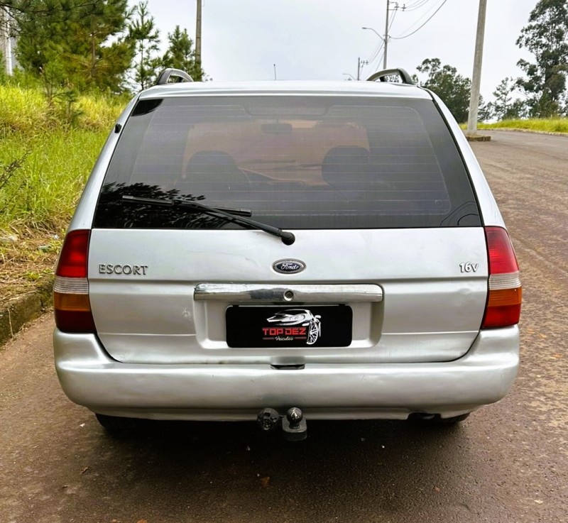 ESCORT 1.8 SW GLX 16V GASOLINA 4P MANUAL - 2002 - SãO SEBASTIãO DO CAí