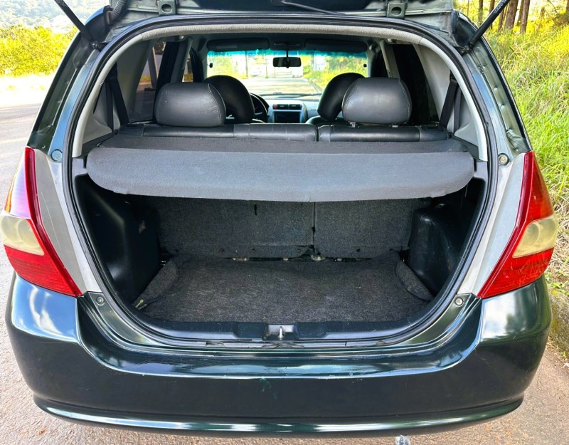 FIT 1.4 LXL 8V GASOLINA 4P AUTOMÁTICO - 2005 - SãO SEBASTIãO DO CAí