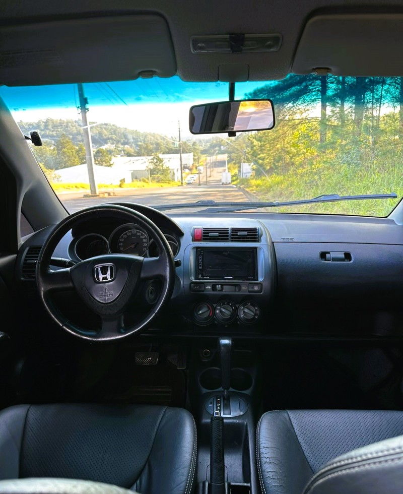 FIT 1.4 LXL 8V GASOLINA 4P AUTOMÁTICO - 2005 - SãO SEBASTIãO DO CAí