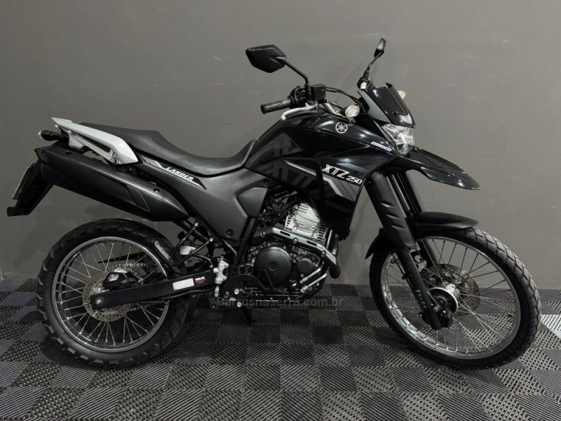 XTZ 250 LANDER