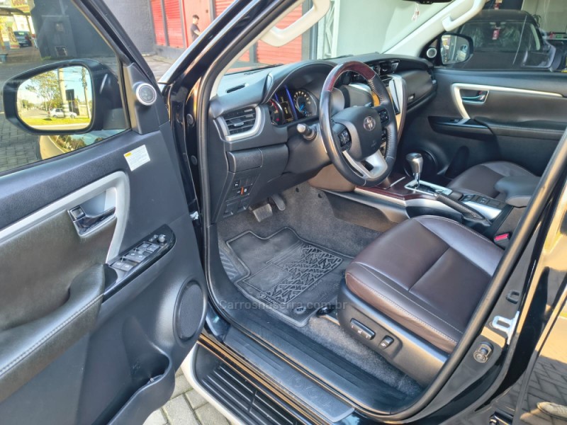 HILUX SW4 2.8 SRX 4X4 16V TURBO INTERCOOLER DIESEL 4P AUTOMÁTICO - 2019 - NOVO HAMBURGO