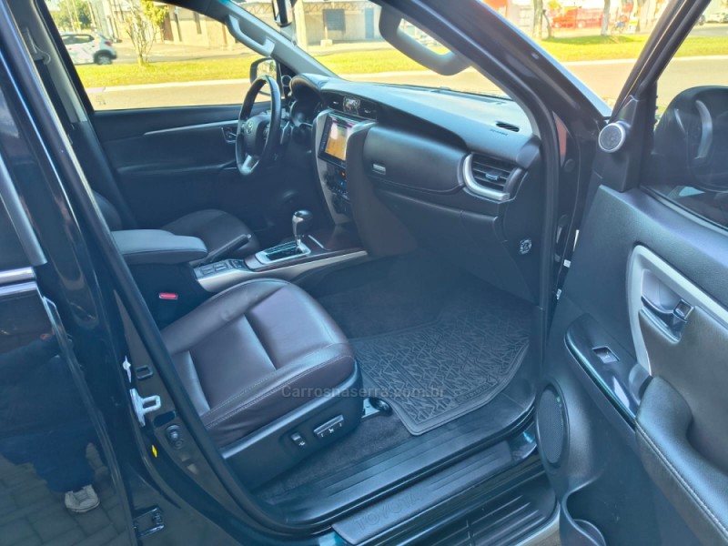 HILUX SW4 2.8 SRX 4X4 16V TURBO INTERCOOLER DIESEL 4P AUTOMÁTICO - 2019 - NOVO HAMBURGO
