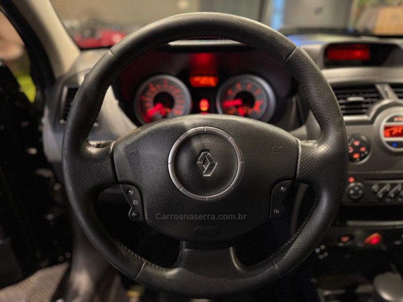MÉGANE 1.6 DYNAMIQUE GRAND TOUR 16V FLEX 4P MANUAL - 2012 - FARROUPILHA
