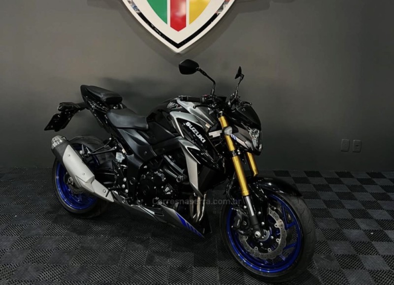 gsxs 750 az 2024 novo hamburgo