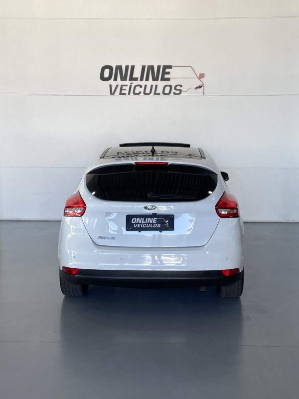 FOCUS 2.0 TITANIUM PLUS HATCH 16V FLEX 4P AUTO - 2016 - FARROUPILHA