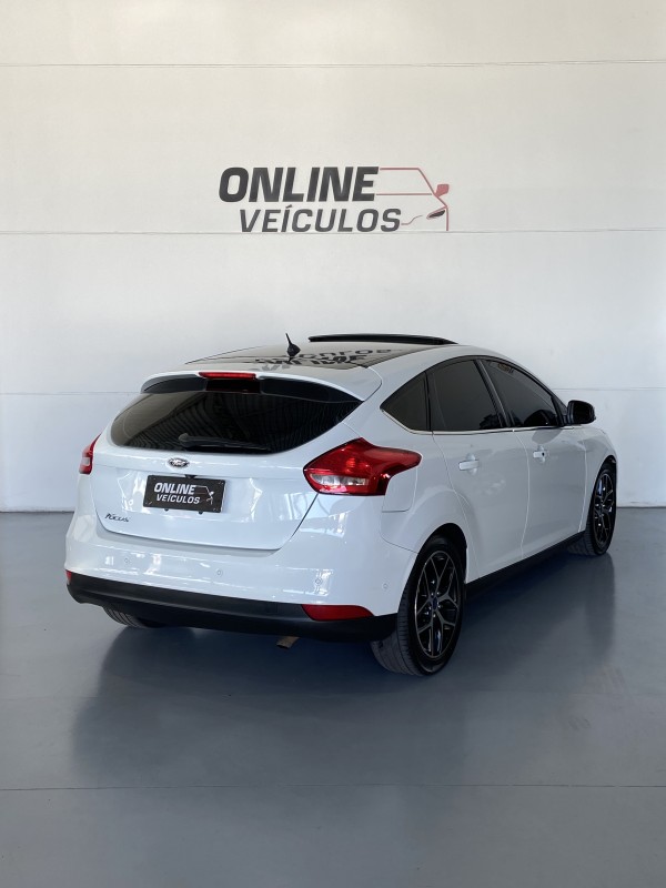 FOCUS 2.0 TITANIUM PLUS HATCH 16V FLEX 4P AUTO - 2016 - FARROUPILHA