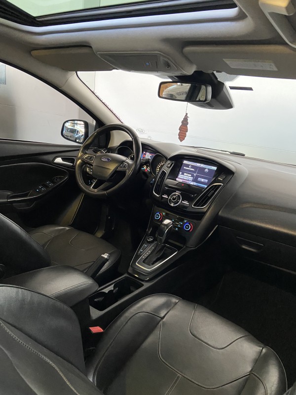 FOCUS 2.0 TITANIUM PLUS HATCH 16V FLEX 4P AUTO - 2016 - FARROUPILHA